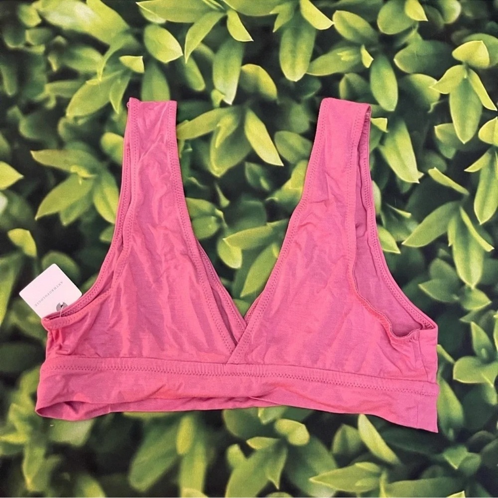ANTHROPOLOGIE Monique
Modal Bralette in Raspberry Color, Size Small, NWT - Picture 2 of 6